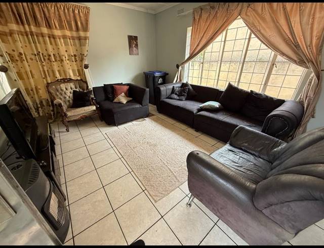 3 BEDROOM HOUSE FOR SALE IN VANDERBIJLPARK CW 5